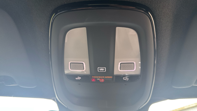 Volvo XC40 2.0 B3P Plus Black Edition 5dr Auto Petrol Estate